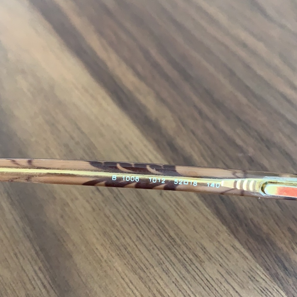 Burberry case and glasses 🤓 - Picture 12 of 12